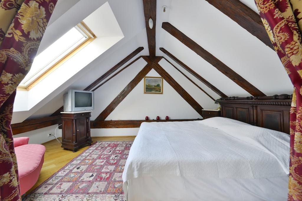Kronhaus Braşov Habitación foto